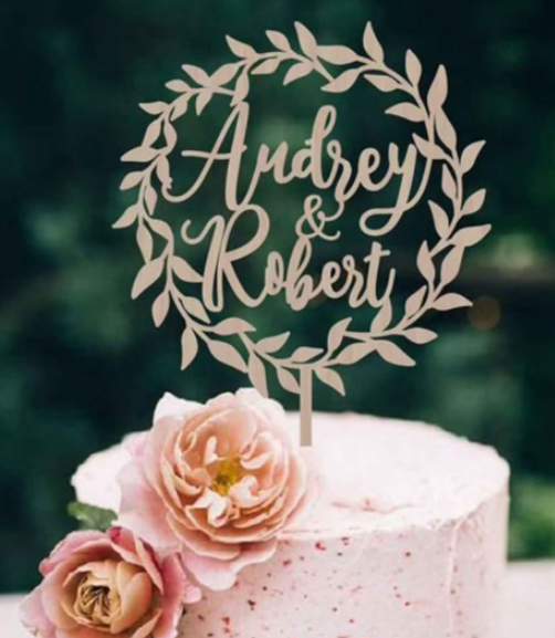 Personalisierter Holz-Torte Topper TP24 mit individuellen Namen für die Hochzeitstorte