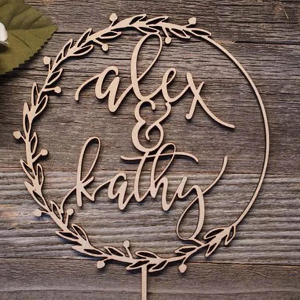 Personalisierter Hochzeitstorte Topper TP29 aus Holz mit eingravierten Initialen, 14-18cm Größe für Hochzeitstorten