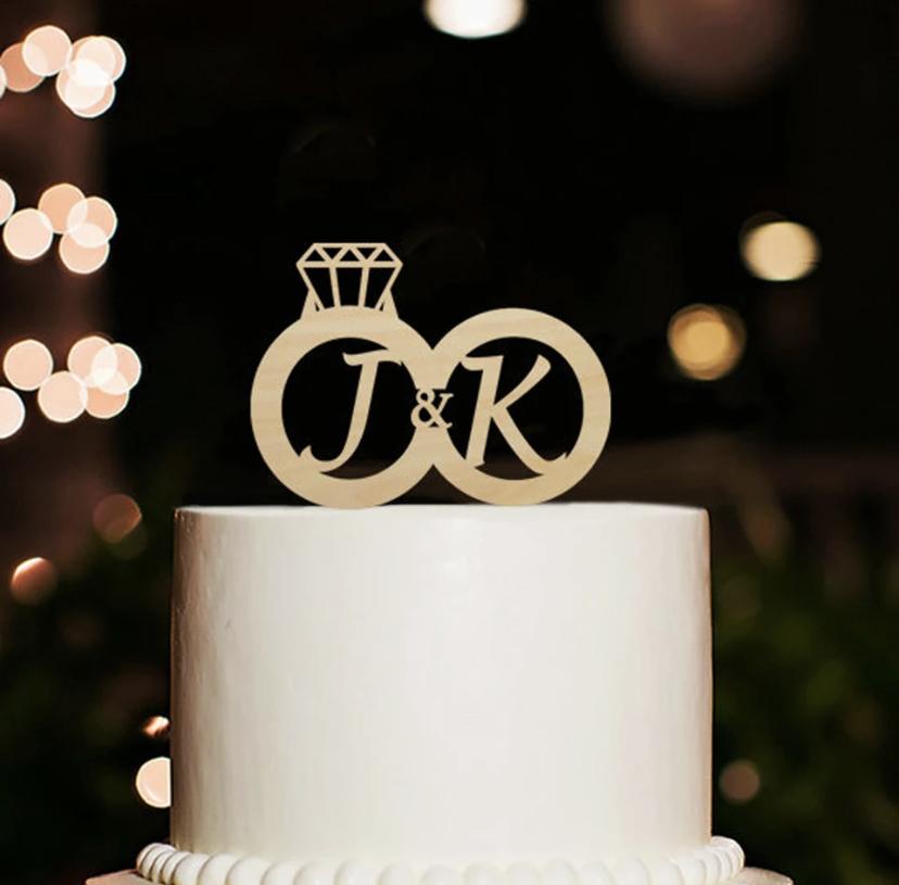 Personalisierter Hochzeitstorte Topper aus Holz mit Initialen, 14-18cm, für individuelle Hochzeitsdekoration