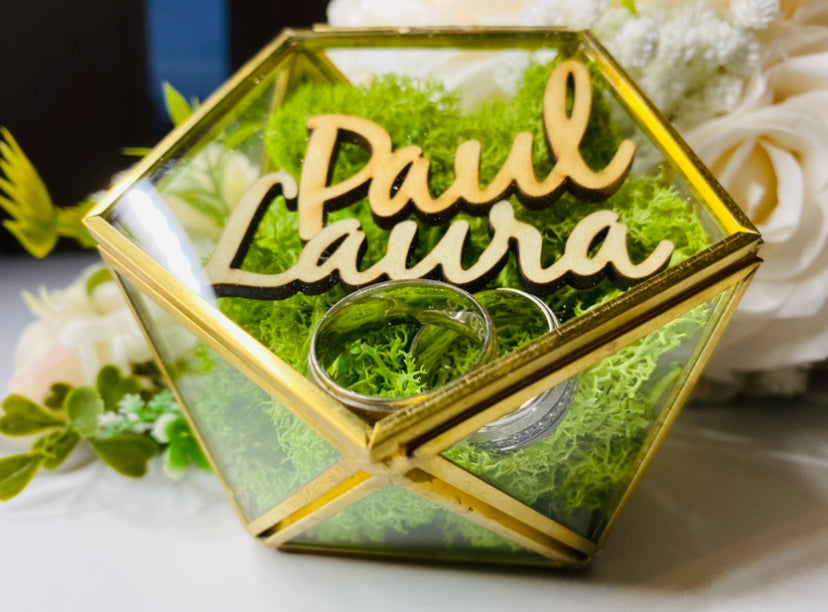 Personalisierte Ringbox aus Glas mit Namen und Hochzeitsdatum – einzigartiges Hochzeitsgeschenk von Herzen