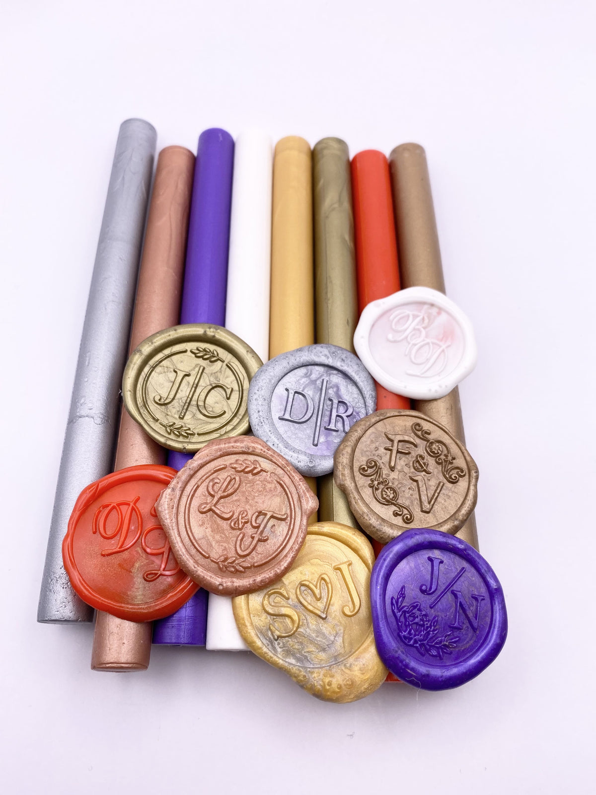 Siegelwachs Sticks in 8 Farben – Weiß, Rot, Kupfer, Bronze, Grün Gold, Silber, Gold und Lila für personalisierte Hochzeitsdeko