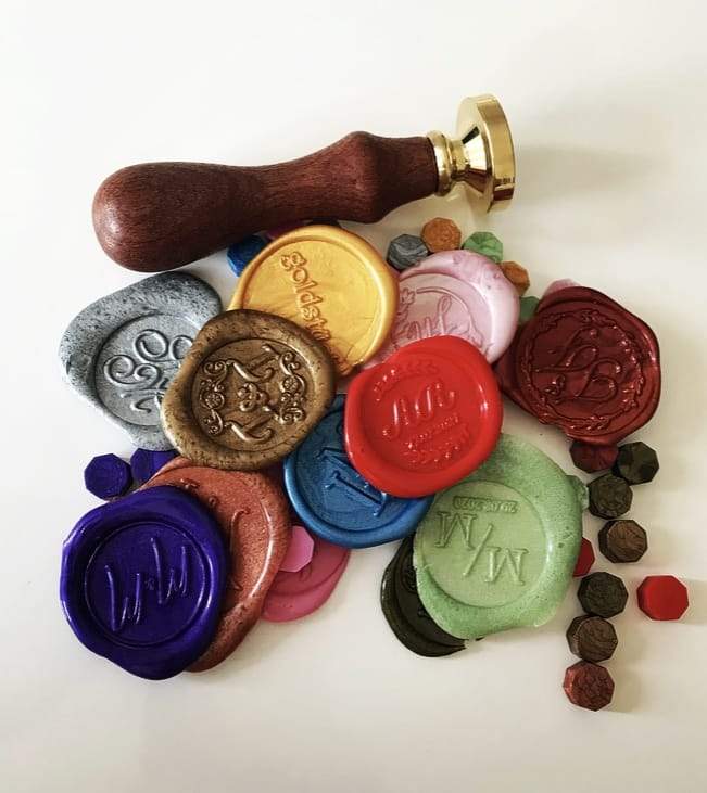 Mini Siegelwachs-Pillen in verschiedenen Farben für personalisierte Hochzeitsstempel und individuelle Wachssiegel